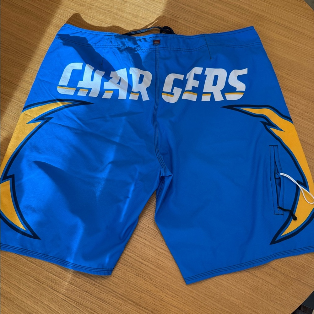 Quicksilver x Los Angeles Chargers board short XXL